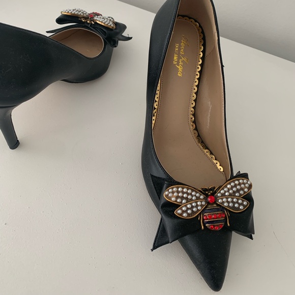 Big Bee Pointed Toe Heel - Picture 5 of 6